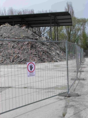 Beeindruckende Demonstration gegen die Asbestverwertung am Herrrenteich